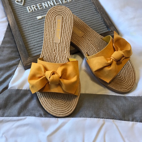 Mustard Yellow Sandals With A Flat Bow Flats NEW - Picture 2 of 7